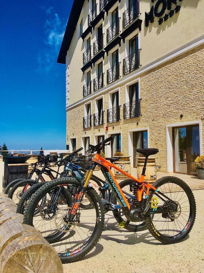 Montis & Hotel 4*